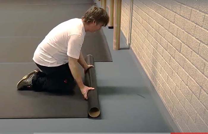 extension suelo protector en polideportivo